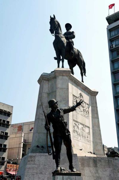 Ulus Zafer (Cumhuriyet) Anıtı