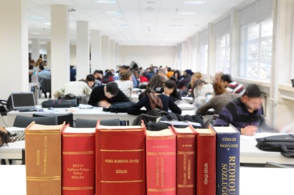 Hacettepe Üniversitesi Tıp Merkezi Kütüphanesi